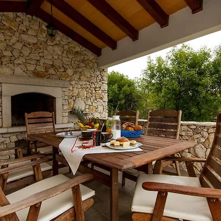 Albina Comfortable Villa Skitača
